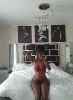 Miss D - puta in Nairobi Photo 5 of 5