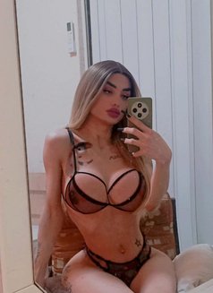 Miss Dana - Transsexual escort in Beirut Photo 2 of 2