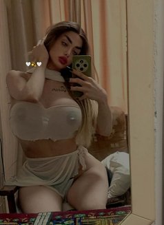 Miss Dana - Transsexual escort in Beirut Photo 7 of 10