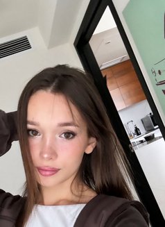 Miss Élie - escort in Rotterdam Photo 1 of 8