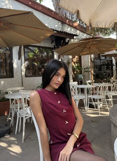 Miss Elizabeth - Transsexual escort in Manila Photo 4 of 6
