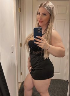 Miss Emilly Wrestler - dominatrix in Berlin Photo 2 of 5