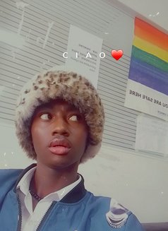 Miss Erotic - Transsexual escort in Nairobi Photo 4 of 9