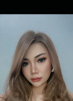 Miss Flo - escort in Jakarta Photo 1 of 5