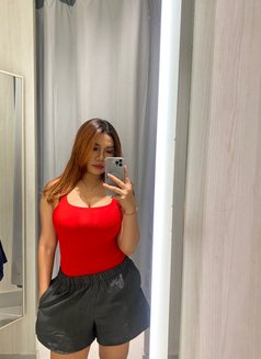 Miss Flo - escort in Jakarta Photo 2 of 5