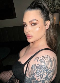 MISS J - Acompañantes transexual in Dubai Photo 14 of 14