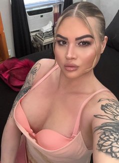 MISS J - Acompañantes transexual in Dubai Photo 15 of 16