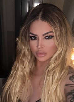 MISS J - Acompañantes transexual in Dubai Photo 13 of 15