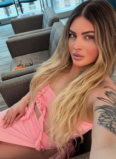 MISS J - Transsexual escort in Dubai Photo 17 of 19