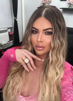 MISS J - Transsexual escort in Dubai Photo 23 of 26