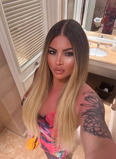 MISS J - Acompañantes transexual in Dubai Photo 14 of 19