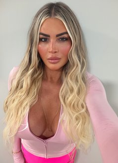 MISS J - Transsexual escort in Dubai Photo 14 of 14