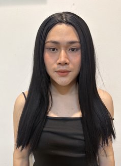 Miss J - Transsexual escort in Jeddah Photo 1 of 1