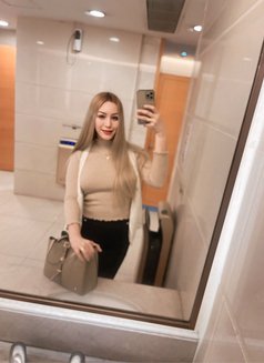 Miss Kara - escort in Bangkok Photo 15 of 17