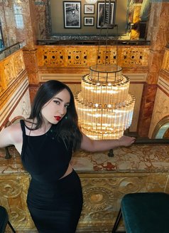 Miss Kat - escort in London Photo 2 of 6