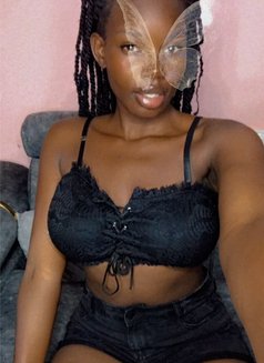 Miss - escort in Berlin Photo 1 of 9