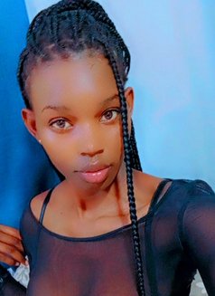 Miss - escort in Berlin Photo 4 of 9