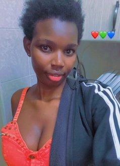 Miss - escort in Berlin Photo 5 of 9