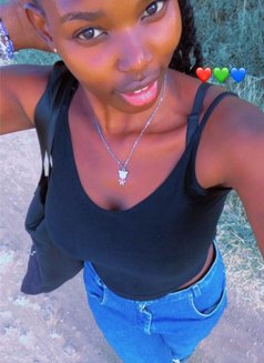 Miss - escort in Berlin Photo 7 of 9