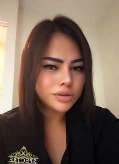 Miss Kim - masseuse in Abu Dhabi Photo 4 of 9