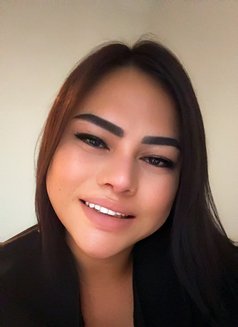 Miss Kim - masseuse in Abu Dhabi Photo 6 of 9