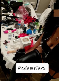 Miss L. - dominatrix in Hong Kong Photo 28 of 28