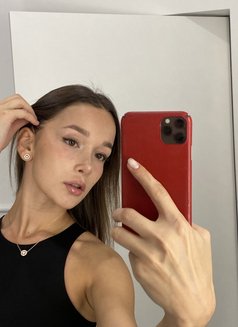 Miss. Leen - escort in Munich Photo 5 of 8