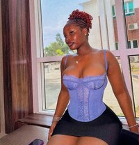 Miss Lucky, 🇿🇦 - puta in Kathmandu Photo 2 of 2