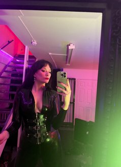 Miss May - escort in Göteborg Photo 3 of 7