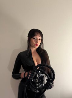 Miss Maya - escort in Barcelona Photo 3 of 8