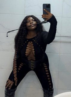 Miss Melish - dominatrix in Dubai Photo 16 of 21