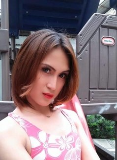 Miss. Mhia - Transsexual escort in Manila Photo 5 of 7