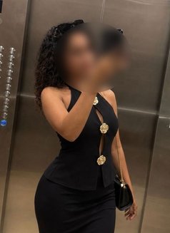 Miss Prada - escort in Colombo Photo 9 of 9