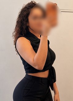 Miss Prada - escort in Colombo Photo 9 of 11