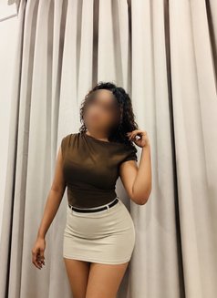 Miss Prada - escort in Colombo Photo 10 of 11