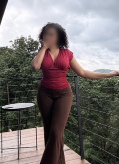 Miss Prada - escort in Colombo Photo 9 of 10