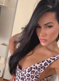 Miss renatha - Transsexual escort in Paris Photo 30 of 30