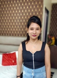 Miss Riya - puta in Mumbai Photo 2 of 3
