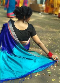 Miss August - Intérprete de adultos in Dhaka Photo 2 of 2