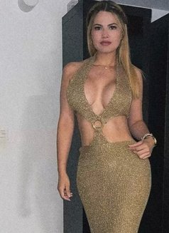 Miss Selina - puta in Dubai Photo 2 of 5