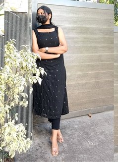 Miss Shamana Working Lady - escort in Dubai Photo 2 of 4