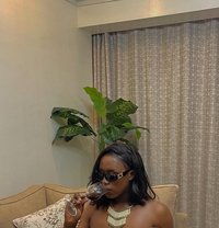 Miss Stallion - Transsexual dominatrix in Nairobi