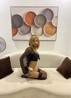 Miss T - puta in Nairobi Photo 2 of 3