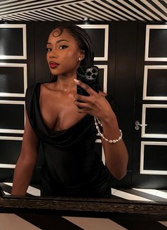 Miss Ters - Male dominatrix in Beirut Photo 2 of 3