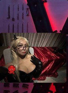 Miss Vee - dominatrix in Bangkok Photo 1 of 10