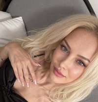 Miss Viktoria - puta in Dubai