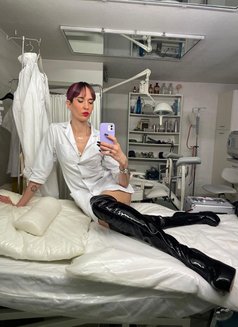 Miss Yuna - dominatrix in Hanoi Photo 9 of 12