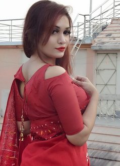 Miss Zainab - escort in Lahore Photo 2 of 10