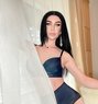 Miss Zara Xxl - Transsexual escort in Dubai Photo 1 of 8