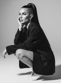 Miss Zara Xxl - Transsexual escort in Dubai Photo 3 of 26